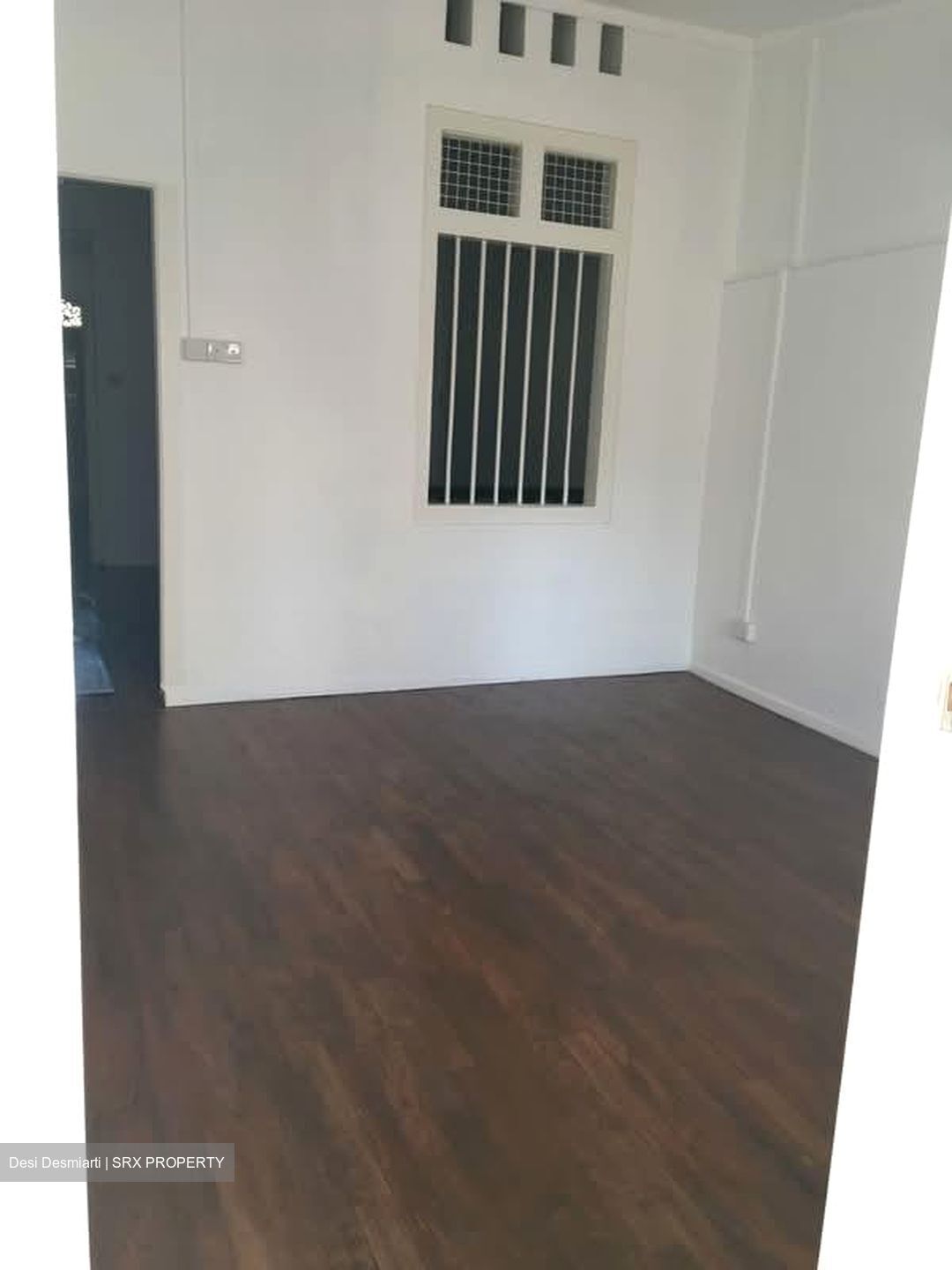 North Bridge Road (D7), Office #595193631